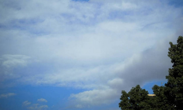 Καιρός: Με βροχές η Δευτέρα - Ανεβαίνει η θερμοκρασία