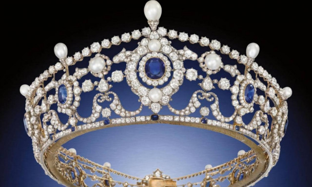 Συναγερμός στο Μπάκιγχαμ: Τιάρα του 1902 εκλάπη από γκαλερί