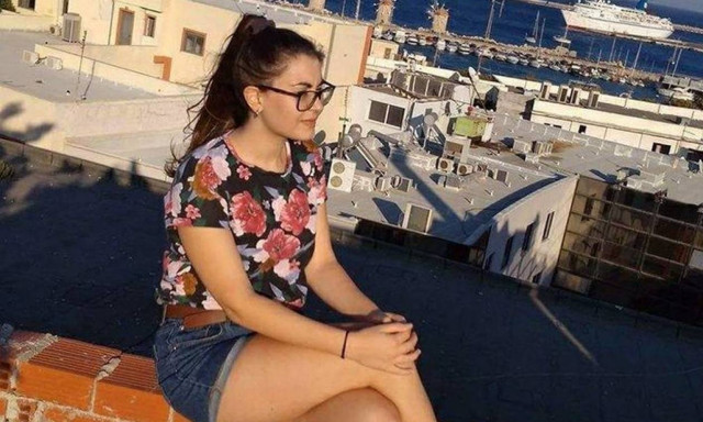 Συγκλονίζει η μητέρα της 21χρονης: Τι τους έκανε το παιδί μου – Να βρεθούν τα κτήνη που τη σκότωσαν