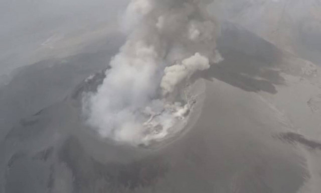 Η στιγμή έκρηξης του ηφαιστείου Sabancaya από ψηλά (vid)