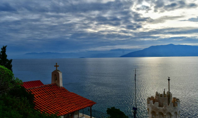 Το εκκλησάκι του Αγίου Νικολάου στο Ναύπλιο που είναι φτιαγμένο από... κρασί