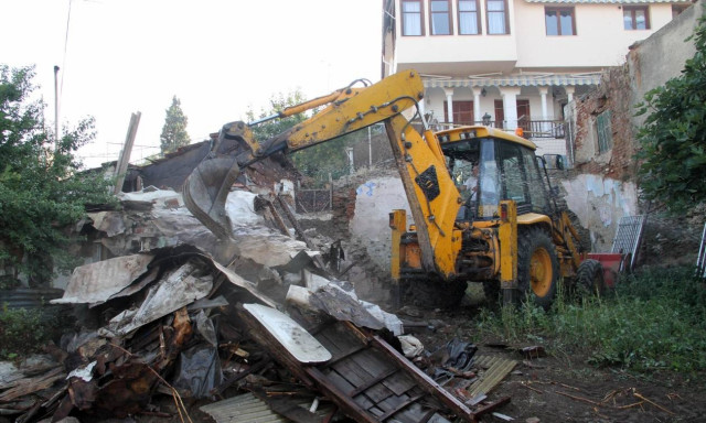 Αυθαίρετα: Ποιοι γλιτώνουν την κατεδάφιση για 40 χρόνια