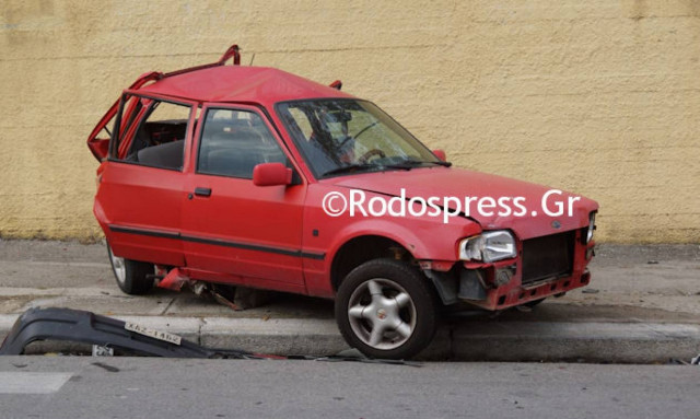 Ρόδος: Σοβαρό τροχαίο - Σώθηκαν από θαύμα οι οδηγοί (pics)