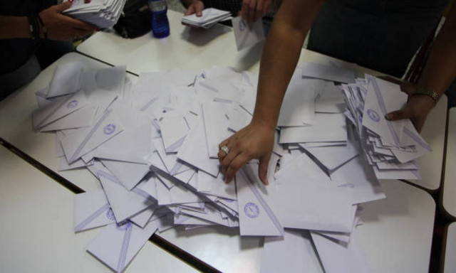 Νέα δημοσκόπηση: Πώς διαμορφώνεται το πολιτικό τοπίο – Οι μεγάλες ανατροπές και οι εκπλήξεις