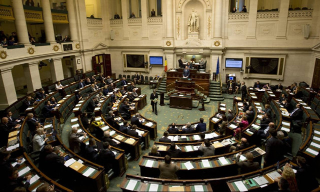 Καταρρέει η κυβέρνηση στο Βέλγιο λόγω του Συμφώνου του ΟΗΕ για τη Μετανάστευση