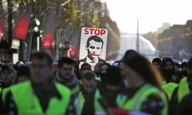 «Κίτρινα γιλέκα»: Κρίσιμο διάγγελμα Μακρόν στον γαλλικό λαό