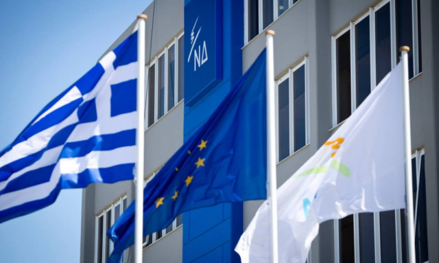 Υπόθεση Πετσίτη: Τρία ερωτήματα από ΝΔ προς Μαξίμου για τις σχέσεις με Λαυρεντιάδη