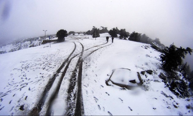 Καιρός: Βροχές, κρύο και χιόνια την Πέμπτη (13/12) - Αναλυτική πρόγνωση για όλη τη χώρα