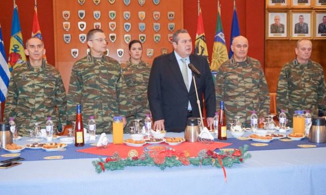 «Μπρος - πίσω» ο Καμμένος για τη Συμφωνία των Πρεσπών: Απείλησε με παραίτηση και μετά το «μάζεψε»