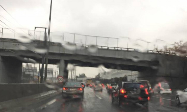 Κίνηση στους δρόμους: «Κόλαση» σε όλη την Αθήνα - Πώς θα φτάσετε στη δουλειά σας