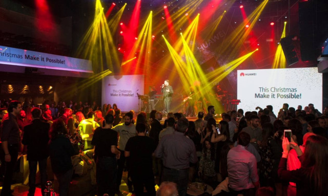 This Christmas MAKE IT POSSIBLE!