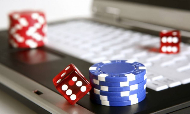 Βουλή: Επίκαιρη ερώτηση Αυλωνίτου σε Τσακαλώτο για τον παράνομο τζόγο