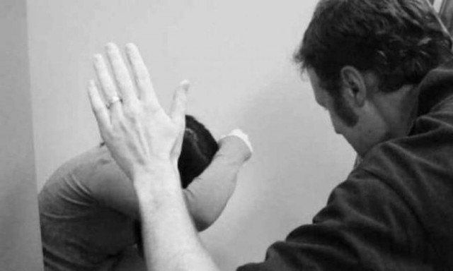 Περιστατικό ενδοοικογενειακής βίας στο Βόλο: 35χρονος χτύπησε με καρέκλα τη σύντροφό του