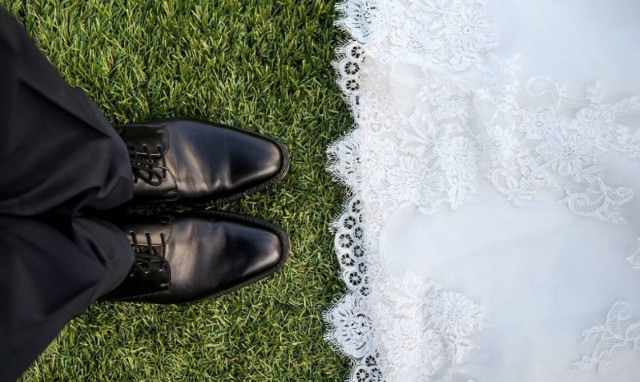 Πάτρα: Η μυστηριώδης εμφάνιση ενός άνδρα σε γάμο - «Πάγωσαν» οι καλεσμένοι με αυτό που είδαν (pics)