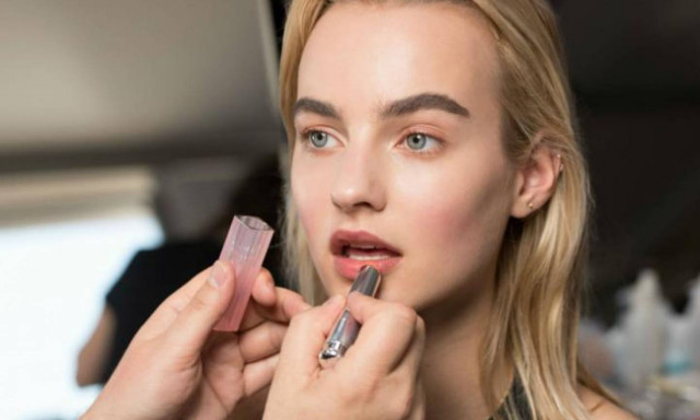 Πέντε huge beauty trends που θα λατρέψεις όσο πέφτει η θερμοκρασία