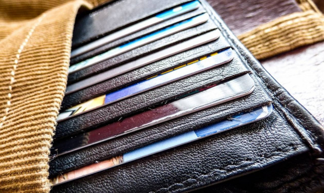 Ανατροπή: Τι αλλάζει στις αγορές με κάρτες