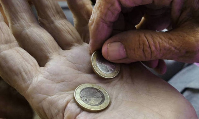 Είστε συνταξιούχος; Δείτε ΕΔΩ ποιες συντάξεις θα αυξηθούν έως 35%