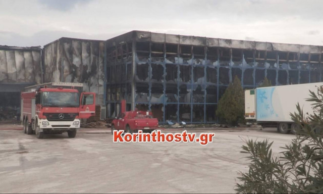 Κόρινθος: Η φωτιά στο εργοστάσιο αποκάλυψε… παρανομία! (pics&vid)