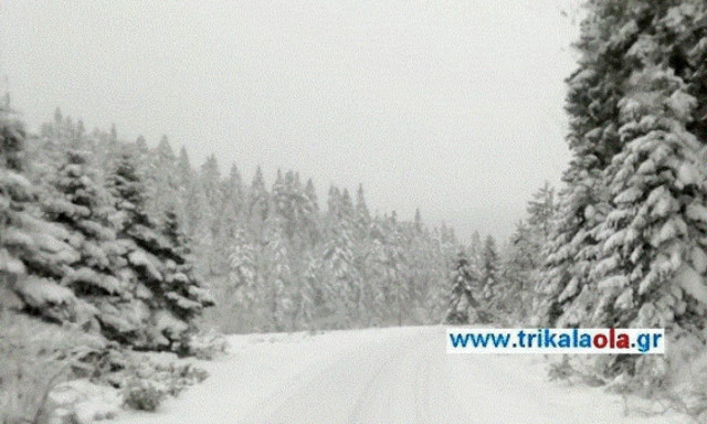 Καιρός: Μοναδικές εικόνες στα Τρίκαλα - Στους 80 πόντους το χιόνι (pics+vids)
