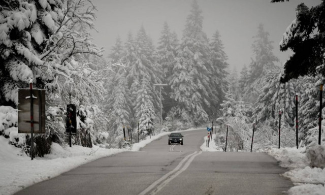 Καιρός – Έκτακτο δελτίο ΕΜΥ: Πού θα «χτυπήσουν» έντονα φαινόμενα – Χιόνια σε Αττική και Θεσσαλονίκη