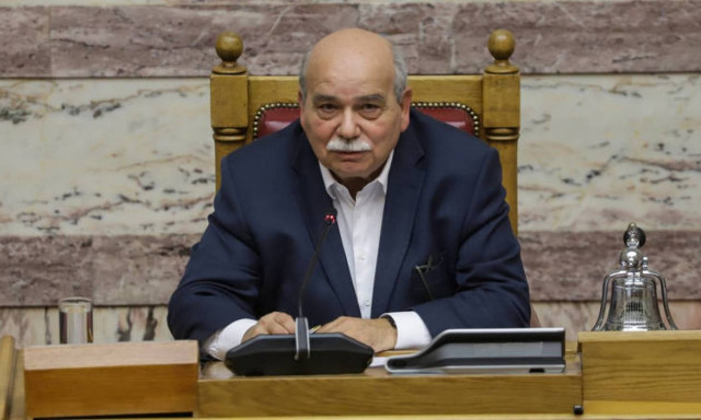 Ο Βούτσης πετά το γάντι σε ΝΔ και Μητσοτάκη: «Κάντε μου πρόταση μομφής»