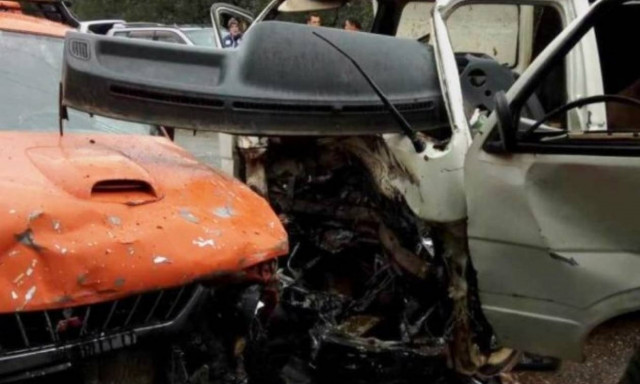 Ηράκλειο: Εγκλωβίστηκαν μέσα στο αυτοκίνητο μετά από τροχαίο με όχημα της ΔΕΗ (pics)