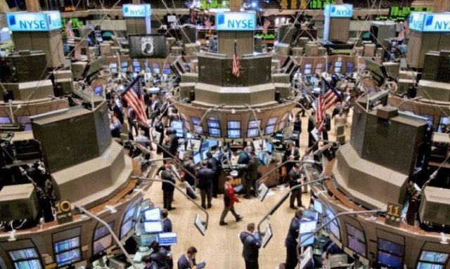 Η αύξηση των επιτοκίων έφερε μεγάλη πτώση στη Wall Street