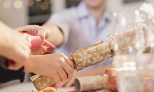 Αν ανέβεις στο αεροπλάνο με αυτό το χριστουγεννιάτικο αντικείμενο θα μπλέξεις!