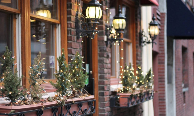 Χριστούγεννα 2018: ΑΥΤΟ είναι το πιο εκνευριστικό στολισμένο σπίτι στον κόσμο (vid)