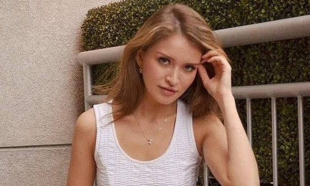 Αποκάλυψη - ΣΟΚ για πολιτικό: Η ερωμένη, τα σαδομαζοχιστικά σεξουαλικά όργια και η βαλίτσα!