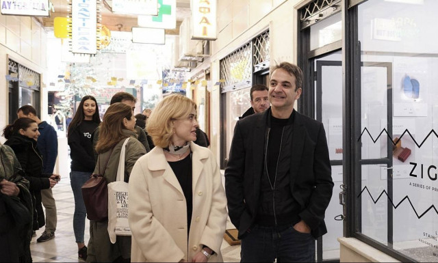 Στη Στοά Εμπόρων ο Κυριάκος Μητσοτάκης