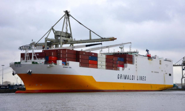 Λαθρεπιβάτες απείλησαν πλήρωμα πλοίου στις εκβολές του Τάμεση