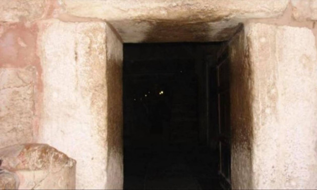 Μπείτε στο σπήλαιο της Βηθλεέμ και ζήστε το μεγαλείο της γέννησης του Θεανθρώπου