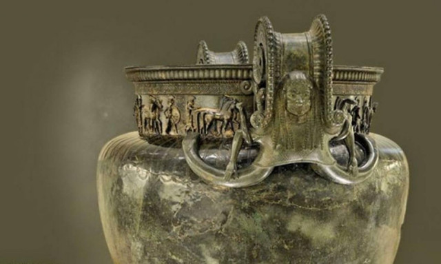 Το μεγαλύτερο μεταλλικό αγγείο της αρχαιότητας με 1200 λίτρα χωρητικότητα είναι ελληνικό