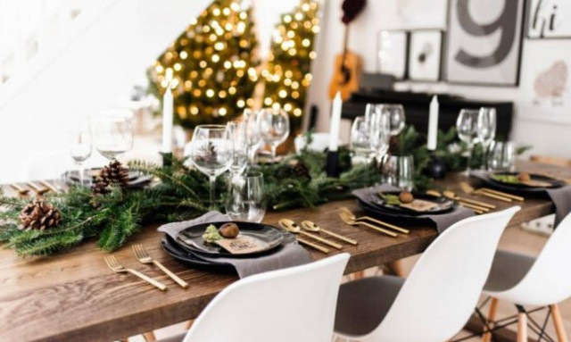 Δέκα εκπληκτικές ιδέες για να διακοσμήσεις το χριστουγεννιάτικο τραπέζι