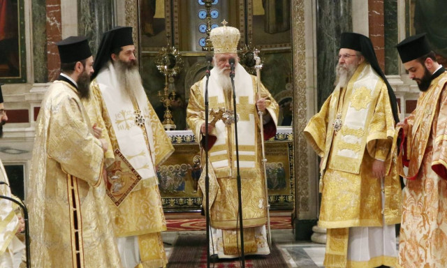 Ιερώνυμος: Τα φετινά Χριστούγεννα να γίνουν απαρχή μεταστροφής του κόσμου