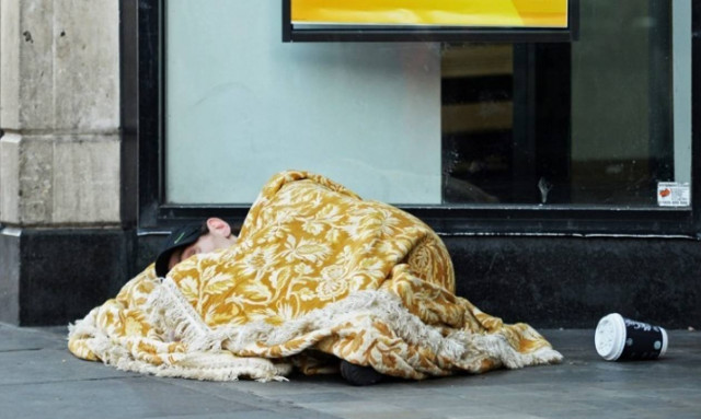 Πολωνία: Έξι άστεγοι πέθαναν από πυρκαγιά στη Βαρσοβία (video)