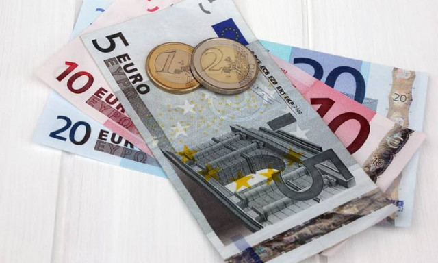 Κατώτατος μισθός: Δείτε πότε και πόσο θα αυξηθεί