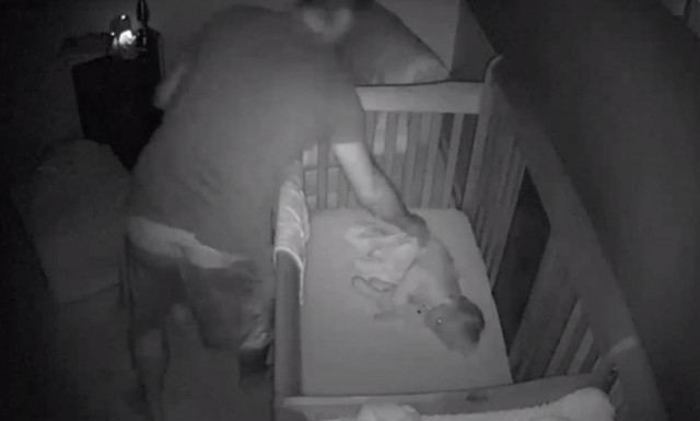 Το μωρό που… τρολάρει τον πατέρα του! (vid)