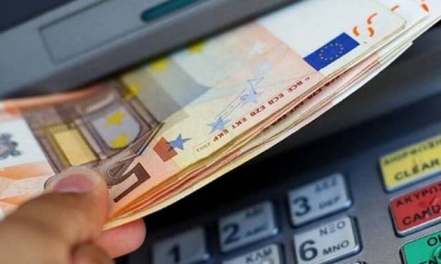 Σοκ στα ΑΤΜ: Γιατί οι συνταξιούχοι θα δουν νέες μειώσεις στις συντάξεις τους