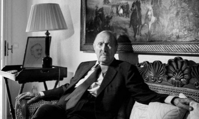 World-renowned banker Minos Zombanakis buried on Crete