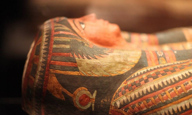 Τρόμος για πρώην υπουργό: Άνοιξε σαρκοφάγο και τώρα τον καταδιώκει η «κατάρα των Φαραώ»