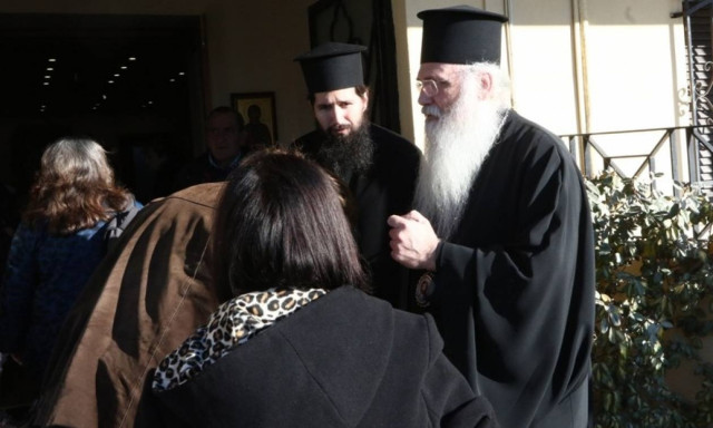 Χρηματική βοήθεια ύψους 150.000 σε 300 οικογένειες από την Ιερά Σύνοδο