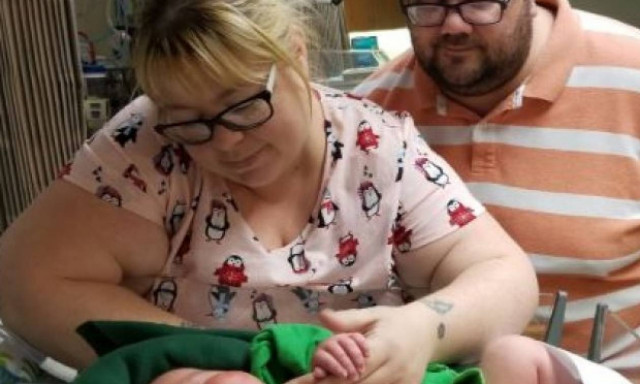 Απίστευτο: Μωρό-γίγαντας γεννήθηκε 6,3 κιλά και 54 πόντους