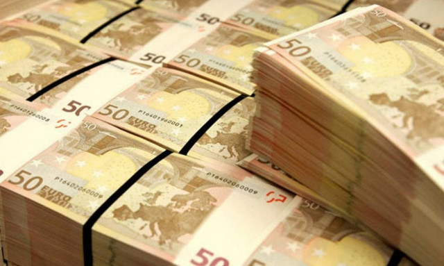 Απίστευτο! Ηλικιωμένη πήγε στο νοσοκομείο με 65.000 ευρώ σε… πλαστική σακούλα