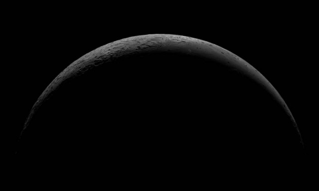 Μυστήριο με την προσελήνωση διαστημοπλοίου στη σκοτεινή πλευρά του φεγγαριού (Vid)