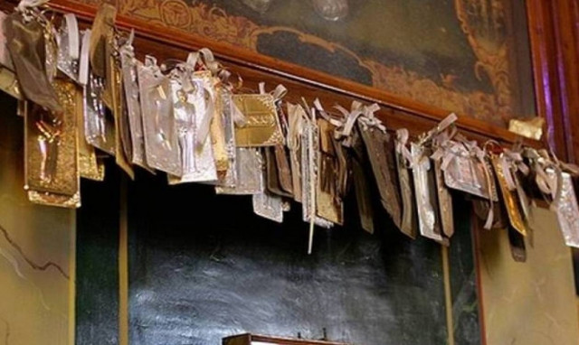 Αχαΐα: Μπήκαν στον Αγ. Νικόλαο και σήκωσαν τα τάματα από την εικόνα του Αγίου