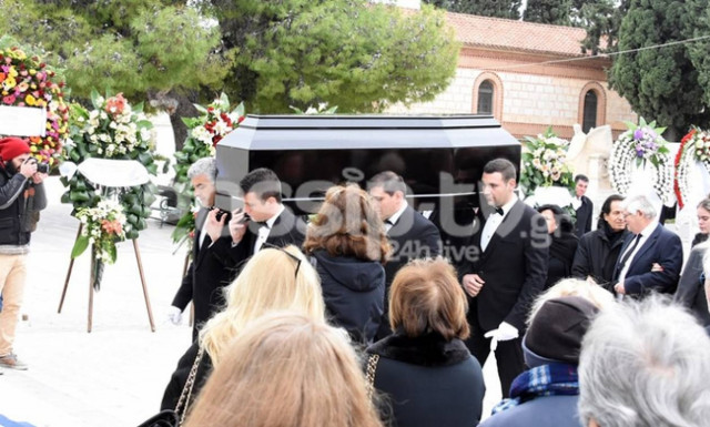 Το τελευταίο αντίο στη Μαριάννα Τόλη