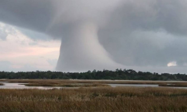 Τι συνέβη στον ουρανό της Καρολίνα και άφησε άφωνους τους κατοίκους; (vid)