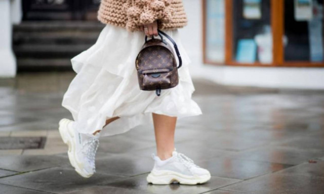 Oι top τάσεις στα αθλητικά παπούτσια που αναμένεται να γίνουν viral φέτος